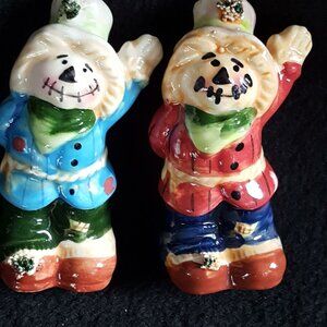 Vintage Salt & Pepper Shakers Set Scarecrows Fall Autumn Décor Multicolored